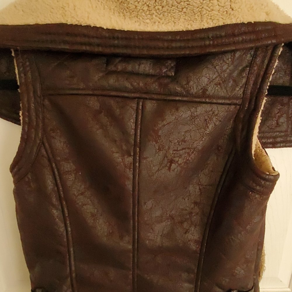 Vest - Picture 3 of 3